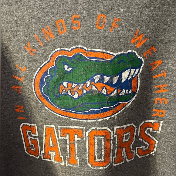 NWT - captivating brand University of Florida Gators sweatshirt.  Size XL. - Picture 3 of 4